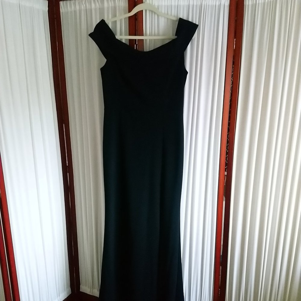 Women's Marina Floor Length Black Off Shoulder Evening Gown with Slit